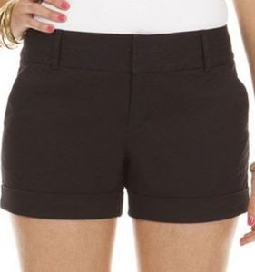 EUC Daisy Fuentes dress shorts